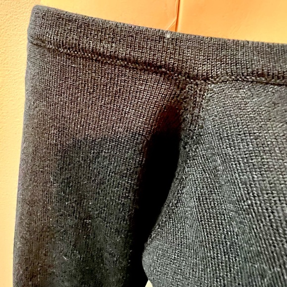 Lascana Black Top and Skirts with a sleek, off-the-shoulder neckline. Size 8/10 - Picture 3 of 7